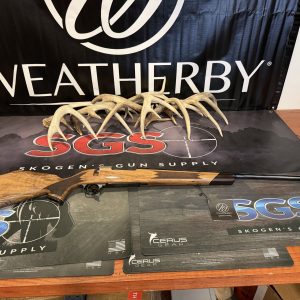 WBY MKV DLX 416WBY 28 GLOSS AA WALNUT — Serial # WY224871