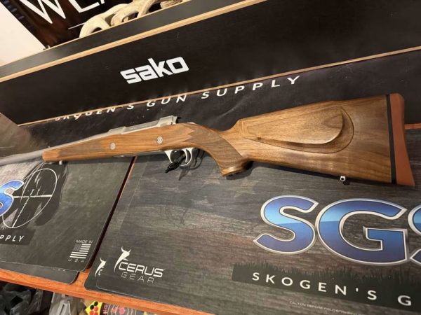 Sako 90 Hunter Stainless 7mm PRC — Serial # LL7774