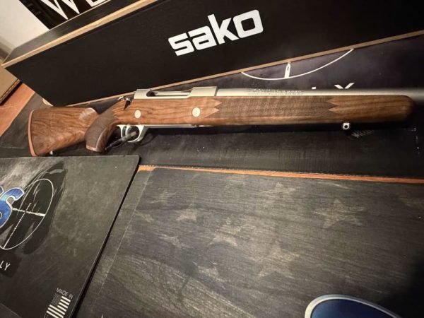 Sako 90 Hunter Stainless 7mm PRC — Serial # LL7771